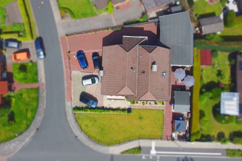 3665927-FP3BsQ6HhBQ65H5dHH9YpsXN-Drohnenbilder_2