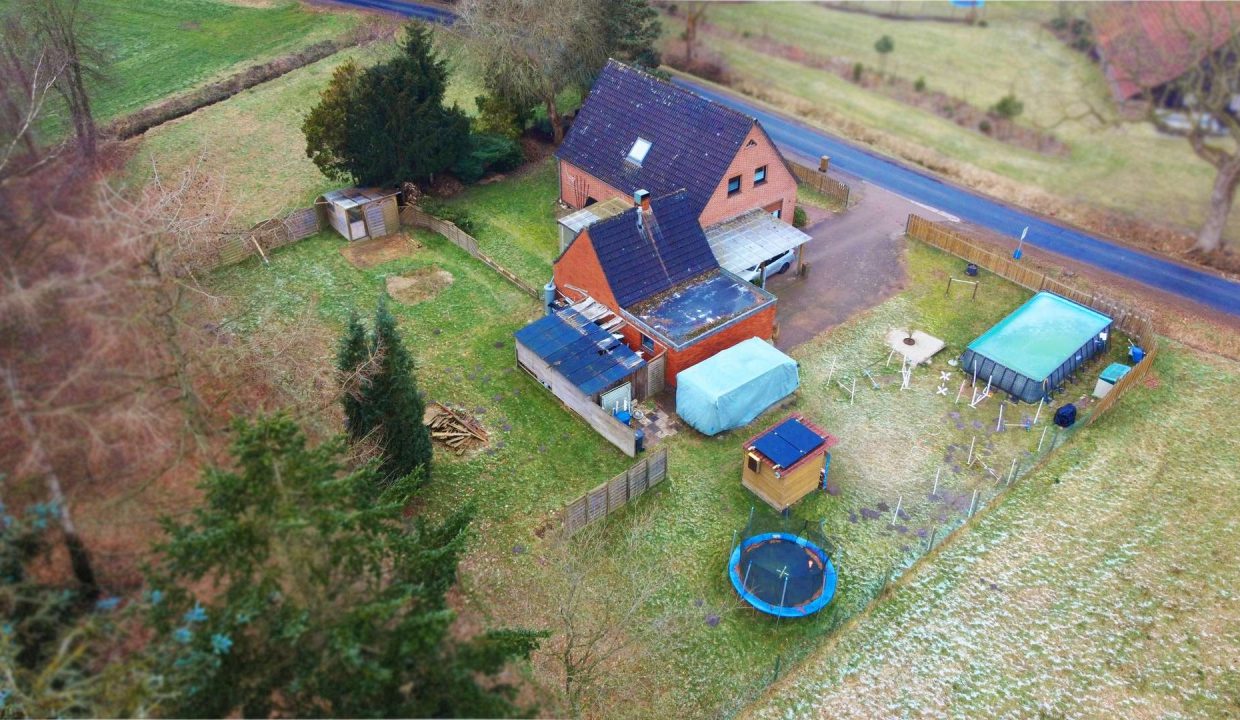 3748249-XiMbJtVHpJ6K8X5aSxbaf5E4-Drohnenbilder_5