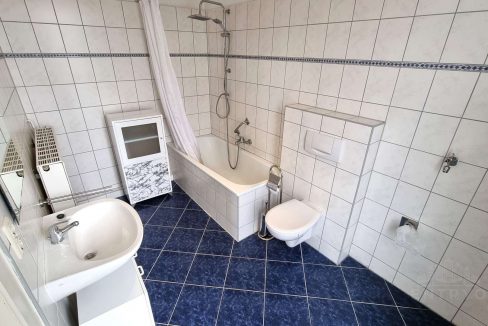 2072430-S8W7vUAXVShH9jMLi6FvfJfQ-20240330_123304-1