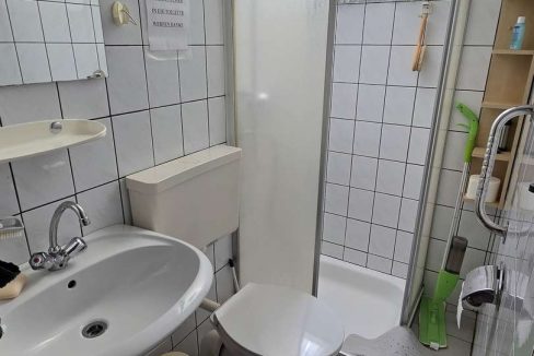 2477789-y128vDJH4JCRGEGg8Lw8yFRu-20241008_140626