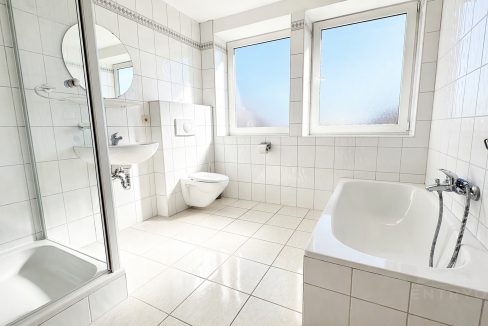 5311812-tApqmcPLCMrV89SBb5ATZLCn-Badezimmer-001-3
