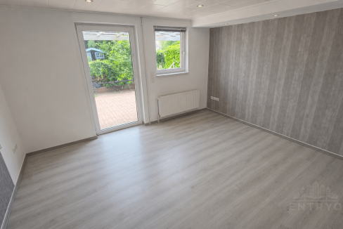 5572228-Wre5H4x3LCWwZ6ZcqJk36oCX-Wohnzimmer-1